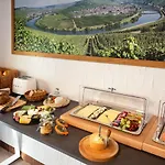 Moselweingut&gästehaus Hubertushof