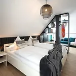 Moselweingut & Gaestehaus Hubertushof Pensionat Trittenheim
