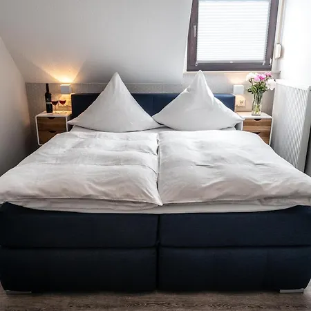 ゲストハウス Moselweingut & Gaestehaus Hubertushof 3*