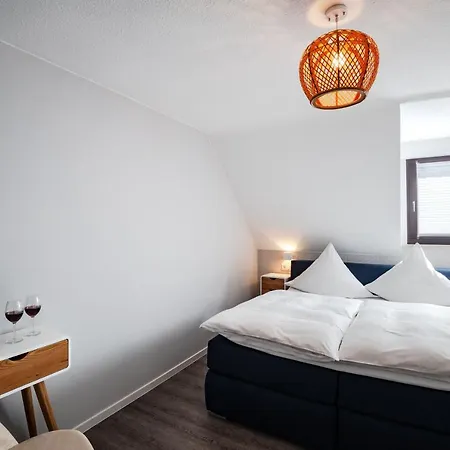 Moselweingut & Gaestehaus Hubertushof ゲストハウス 3*