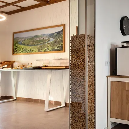 Moselweingut & Gaestehaus Hubertushof ゲストハウス トリッテンハイム