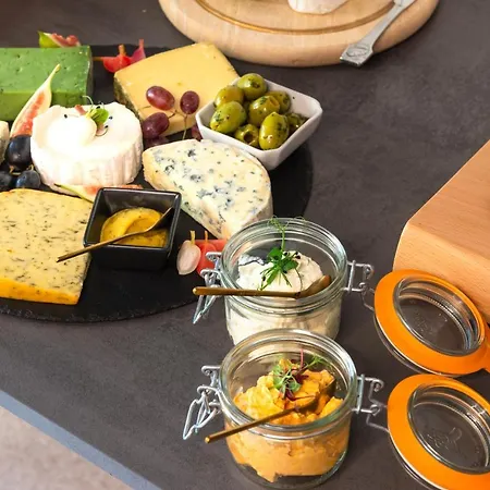 Moselweingut & Gaestehaus Hubertushof ゲストハウス トリッテンハイム