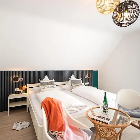 Moselweingut & Gaestehaus Hubertushof