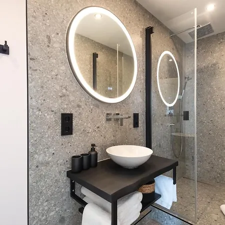 Moselweingut & Gaestehaus Hubertushof ゲストハウス トリッテンハイム