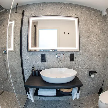 Moselweingut & Gaestehaus Hubertushof ゲストハウス 3*