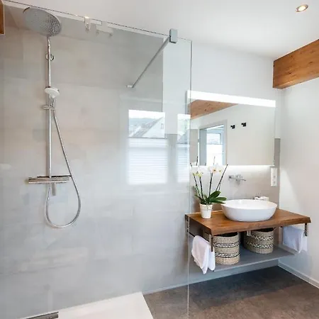 Πανσιόν Moselweingut & Gaestehaus Hubertushof