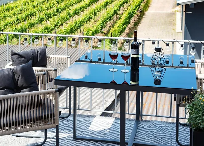 Moselweingut & Gaestehaus Hubertushof Konukevi Trittenheim