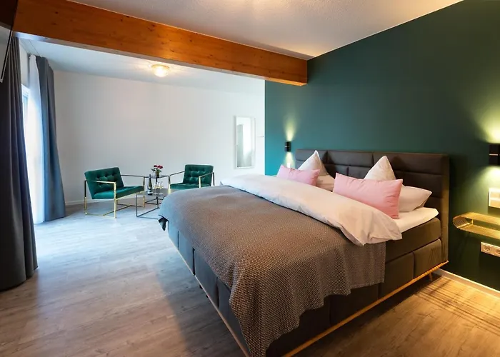 Guest house Moselweingut & Gaestehaus Hubertushof 3*